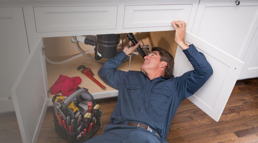 Professional clogged toilet repair in Huggins, MO